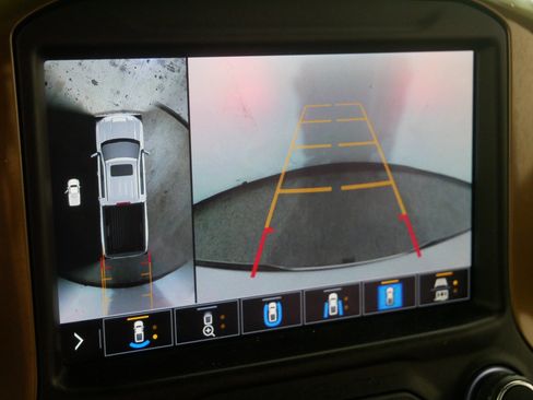 Used 2021 Chevrolet Silverado 1500 High Country w/ Technology Package image 33