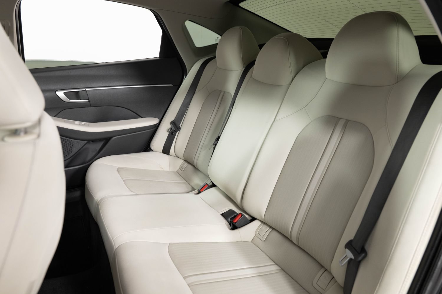 Used 2023 Hyundai Sonata SE w/ Preferred Accessory Package FWD image 16