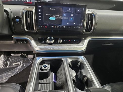 New 2025 Ford Expedition Max Platinum w/ Stealth Performance Package image 31