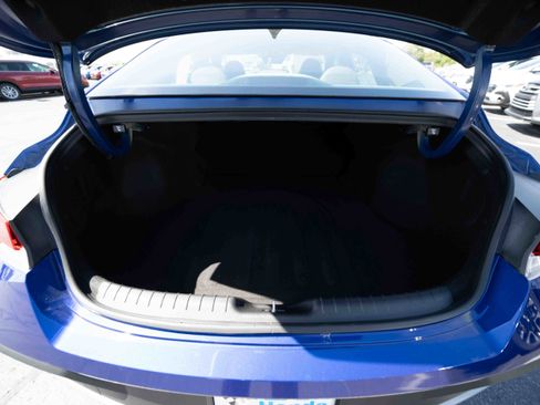 Used 2025 Hyundai Elantra SEL FWD image 27