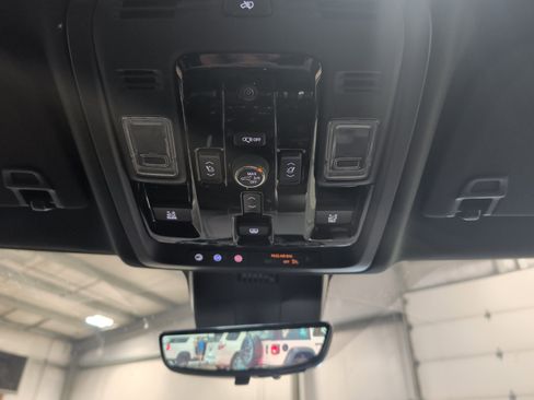 Used 2026 GMC Yukon XL AT4 Ultimate w/ LPO, Floor Liner Package AWD/4WD image 15