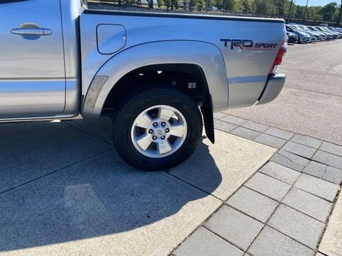 Used 2015 Toyota Tacoma PreRunner image 8
