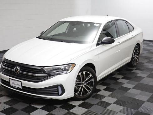 Used 2023 Volkswagen Jetta Sport FWD image 2