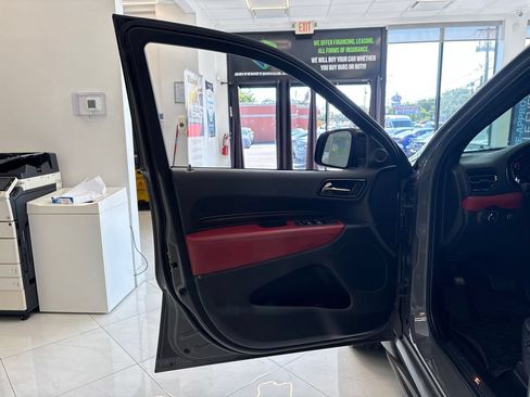 Used 2022 Dodge Durango R/T w/ Tow 'N Go Package AWD/4WD image 41