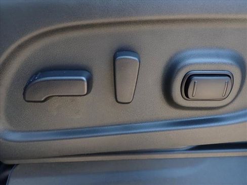 Used 2020 Nissan Titan PRO-4X w/ Pro-4x Convenience Package AWD/4WD image 11