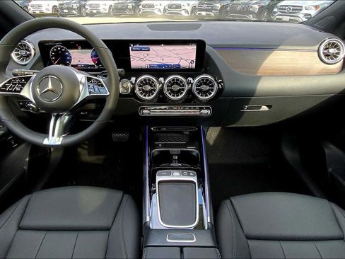 Certified 2026 Mercedes-Benz GLA 250 4MATIC image 5