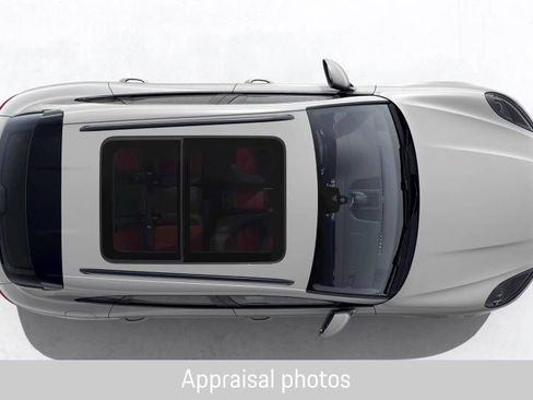 Certified 2024 Porsche Macan S AWD/4WD image 5