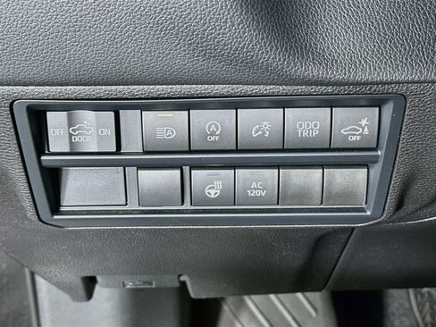Used 2024 Toyota Tundra Limited AWD/4WD image 17