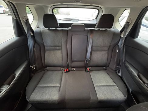 Used 2025 Nissan Rogue SV FWD image 40