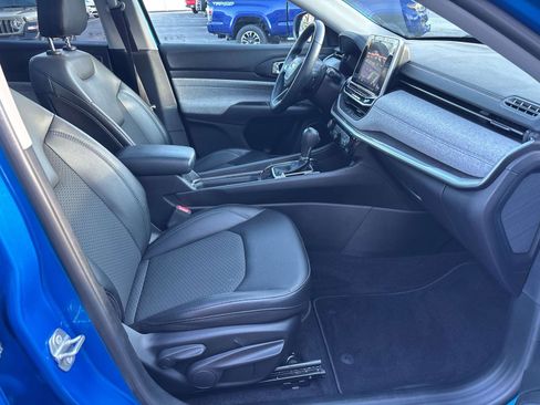 Used 2022 Jeep Compass Latitude w/ Sun and Sound Group image 12