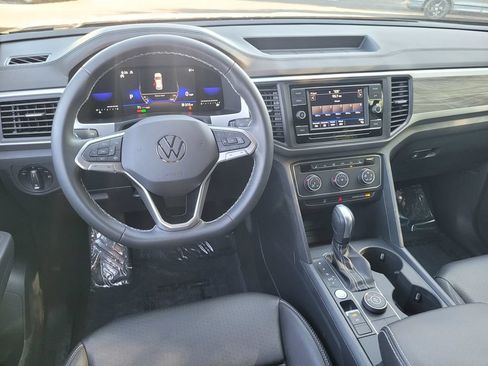 Used 2023 Volkswagen Atlas Cross Sport SE AWD/4WD image 19