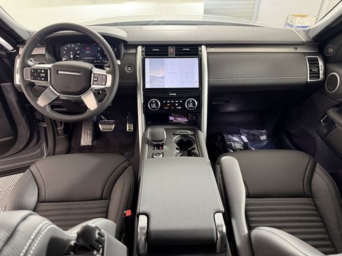 Used 2026 Land Rover Discovery Limited Edition AWD/4WD image 13