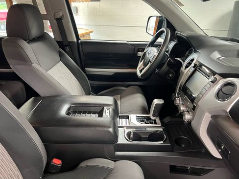 Used 2016 Toyota Tundra SR5 image 17
