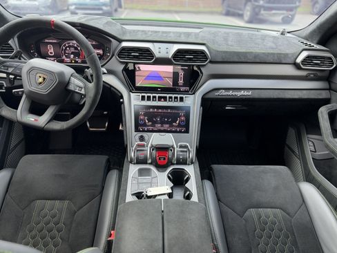 Used 2024 Lamborghini Urus Performante AWD/4WD image 36