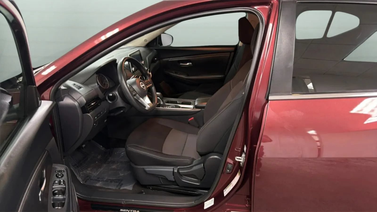 Used 2024 Nissan Sentra SV FWD image 21