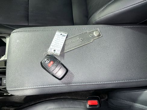 Used 2025 Toyota Camry XSE image 24