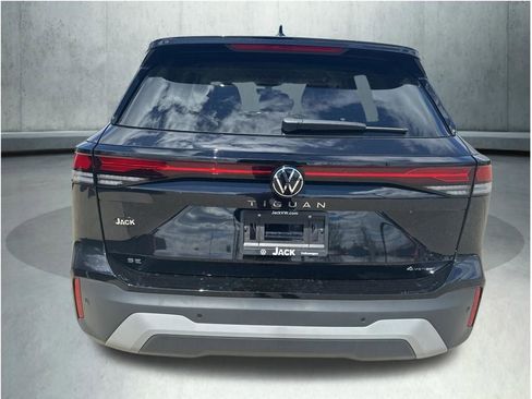 New 2026 Volkswagen Tiguan SE AWD/4WD image 4