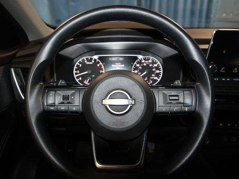 Used 2023 Nissan Rogue SV image 11