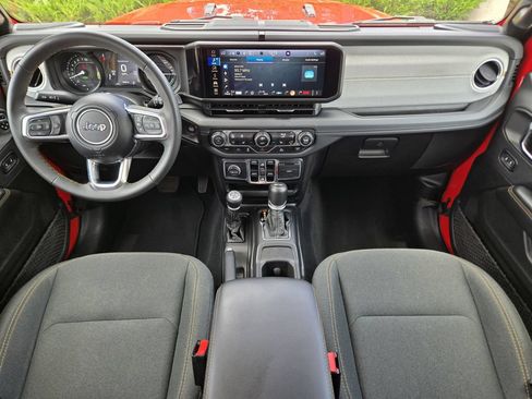 Used 2024 Jeep Wrangler Unlimited Sahara AWD/4WD image 14