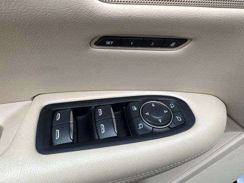 Used 2019 Cadillac XT5 Luxury AWD/4WD image 9