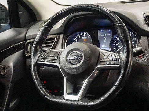 Used 2022 Nissan Rogue Sport SV image 16