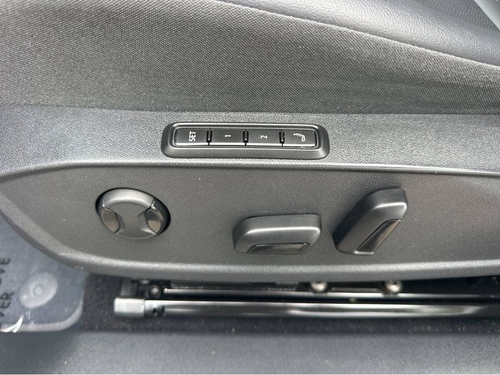 Used 2021 Volkswagen ID.4 Pro S w/ ID.4 Protection Package RWD image 30
