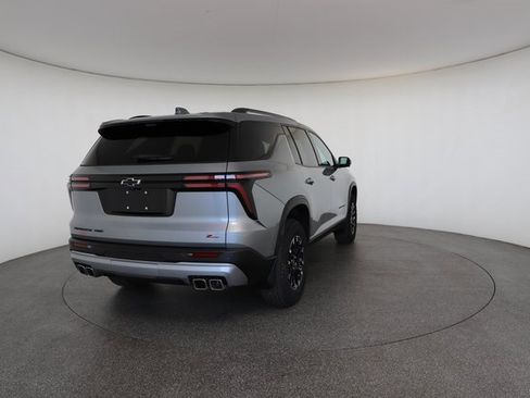 Used 2025 Chevrolet Traverse Z71 w/ Enhanced Driving Package image 16