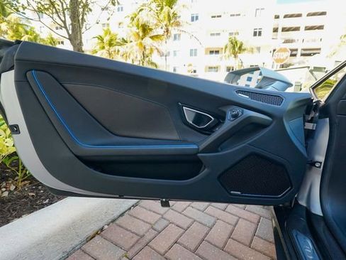 Used 2020 Lamborghini Huracan EVO image 55