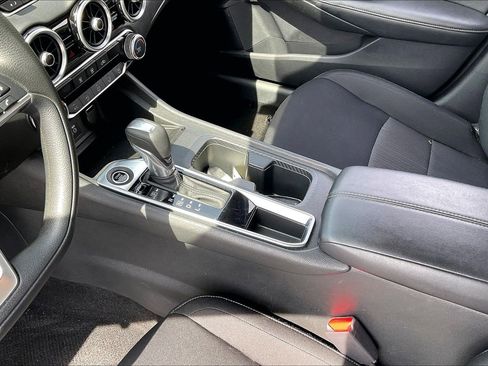 Used 2025 Nissan Sentra SV FWD image 16
