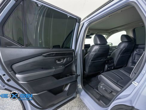 Used 2025 Honda Pilot Elite image 26