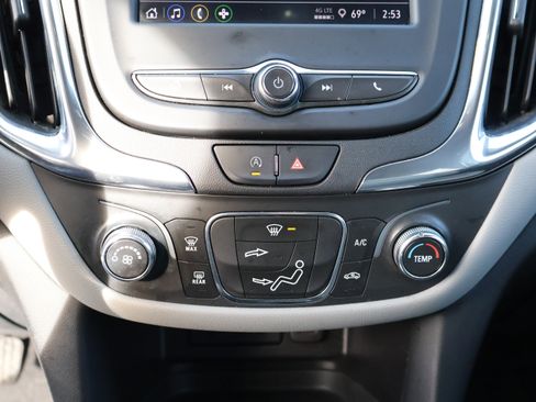 Used 2022 Chevrolet Equinox LS w/ LS Convenience Package image 26