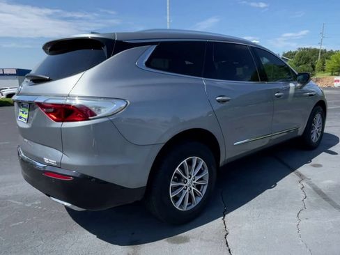 Used 2023 Buick Enclave Essence FWD image 8