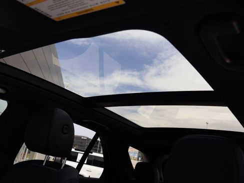 Used 2021 Mercedes-Benz GLE 350 4MATIC image 24