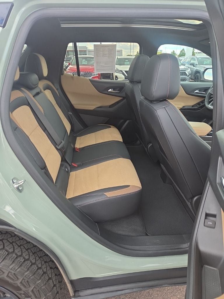 Used 2025 Chevrolet Equinox ACTIV w/ Safety and Technology Package AWD/4WD image 27
