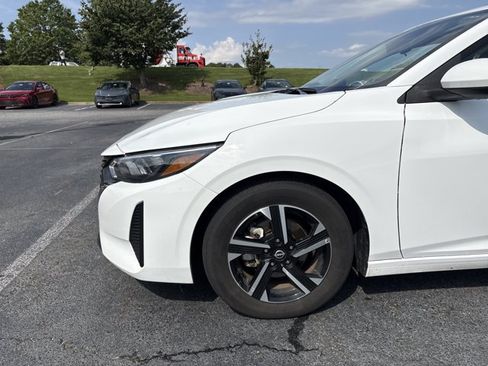 Used 2025 Nissan Sentra SV FWD image 30