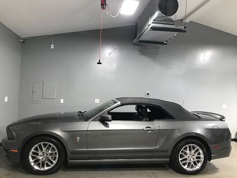 Used 2013 Ford Mustang Premium w/ Electronics Pkg RWD image 12