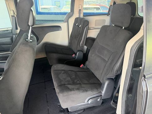 Used 2016 Dodge Grand Caravan SE w/ Quick Order Package 29E SE FWD image 16