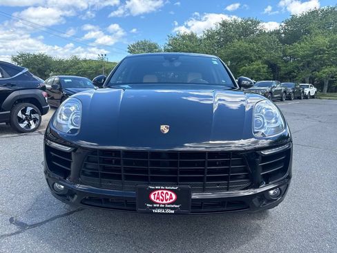 Used 2017 Porsche Macan AWD/4WD image 2