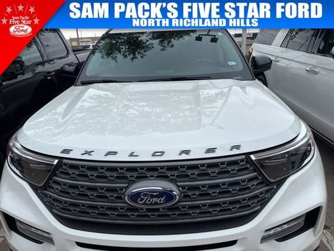 Used 2024 Ford Explorer XLT w/ Equipment Group 202A image 2