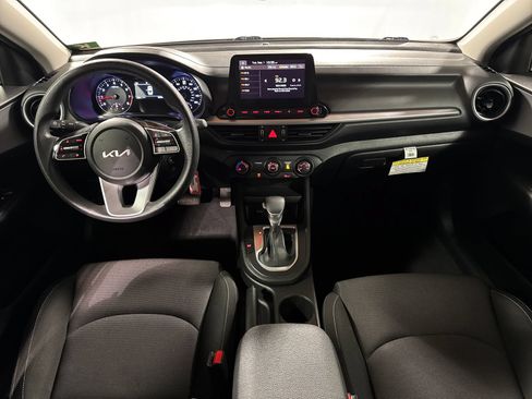 Used 2024 Kia Forte LXS FWD image 4