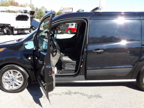 Used 2022 Ford Transit Connect XL image 13