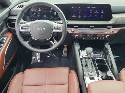 Used 2025 Kia Telluride SX w/ SX Captain's Chair Package AWD/4WD image 24
