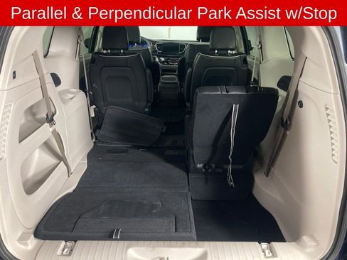 Used 2024 Chrysler Pacifica Limited image 22