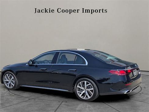 Certified 2025 Mercedes-Benz E 350 4MATIC Sedan image 3