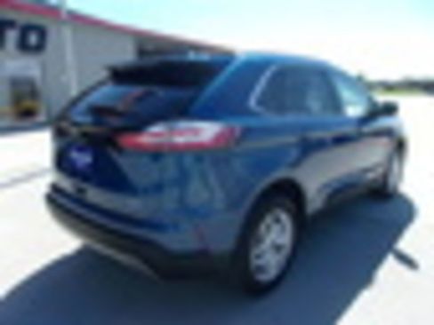 Used 2024 Ford Edge SEL w/ Convenience Package AWD/4WD image 3