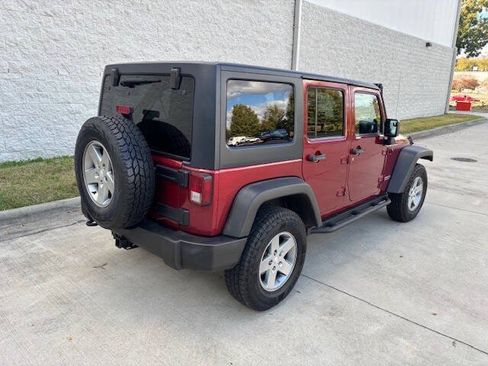 Used 2012 Jeep Wrangler Unlimited Rubicon w/ Connectivity Group AWD/4WD image 5