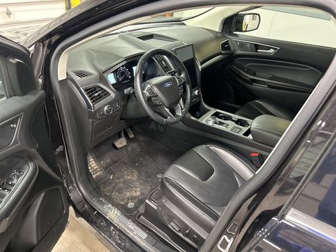 Used 2022 Ford Edge Titanium image 6