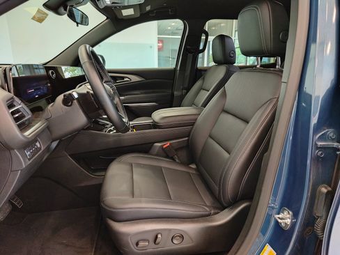 Used 2026 Chevrolet Traverse LT AWD/4WD image 9