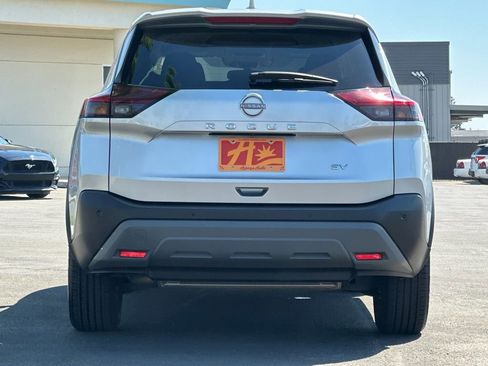 Used 2023 Nissan Rogue SV image 5
