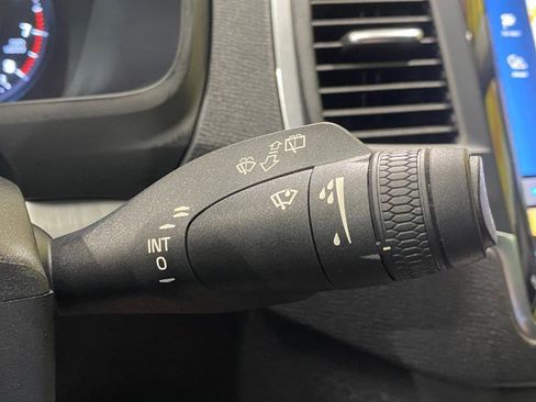 Used 2021 Volvo XC90 T5 Momentum w/ Climate Package image 13